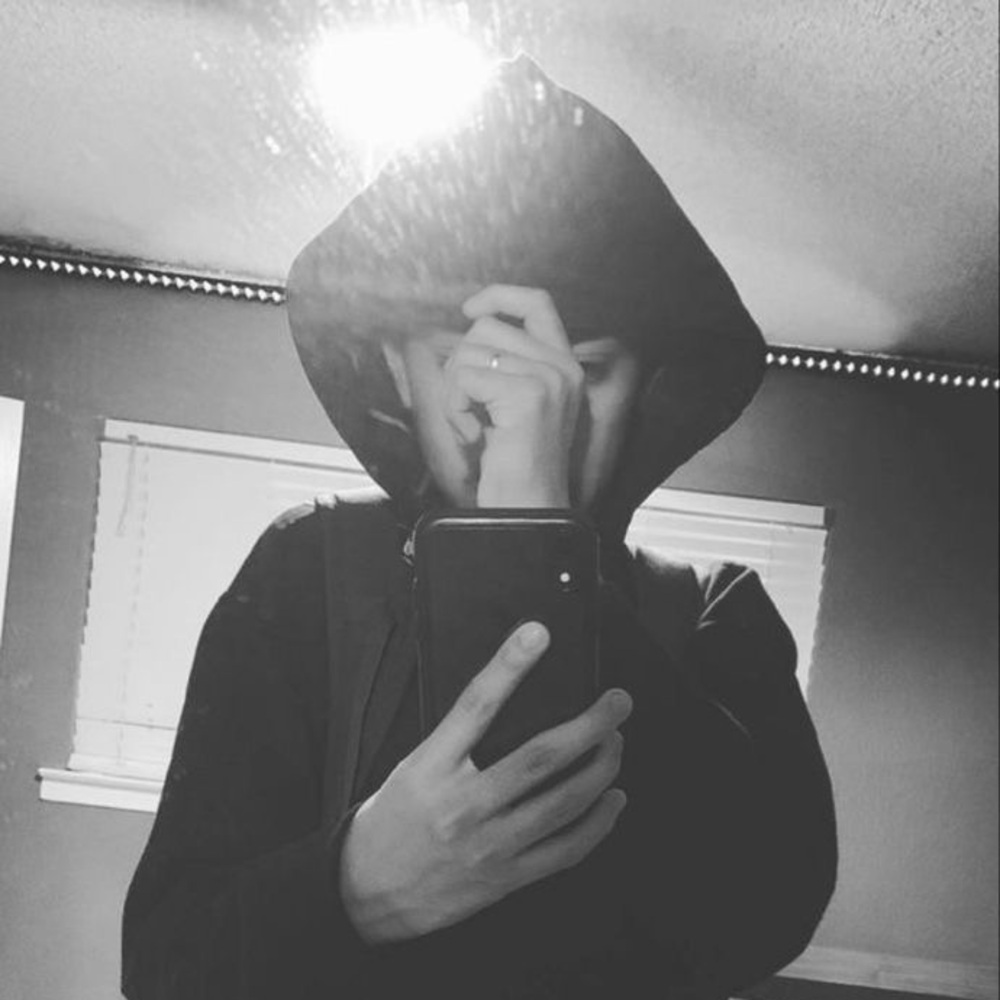 Meet your Posher, Devin